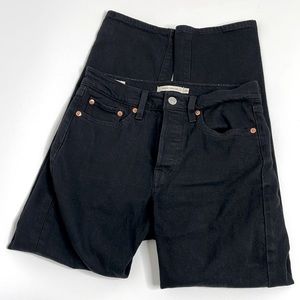 Levi’s Wedgie Straight button fly black jeans size 25